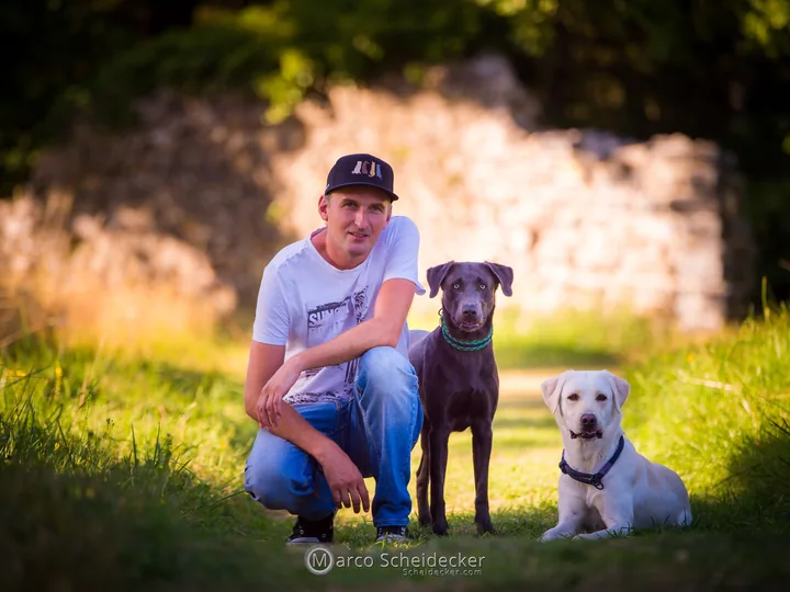 Christoph Hirsch beim Alltagstraining mit einem Hund